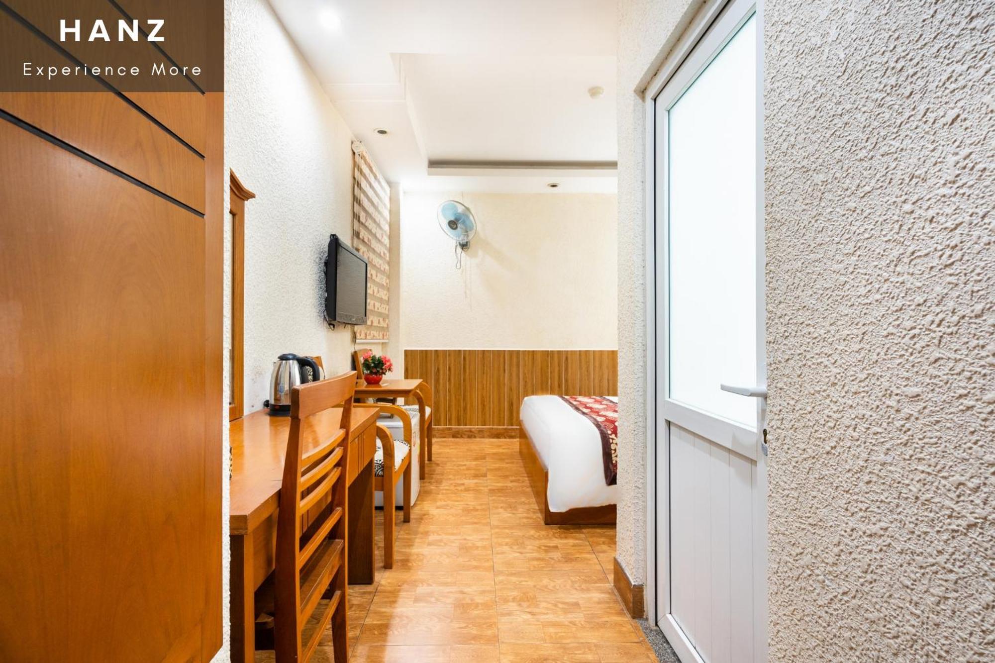 Khách sạn Hanz Queen Airport Saigon 3*